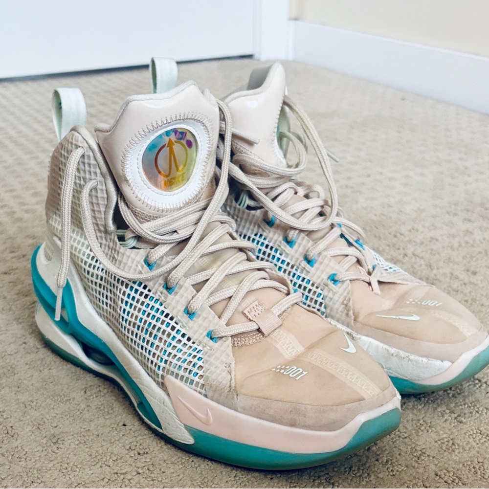 Nike GT Jump Basketball in Vivid Sky Gently Used - Men’s 10.5/Womens 12